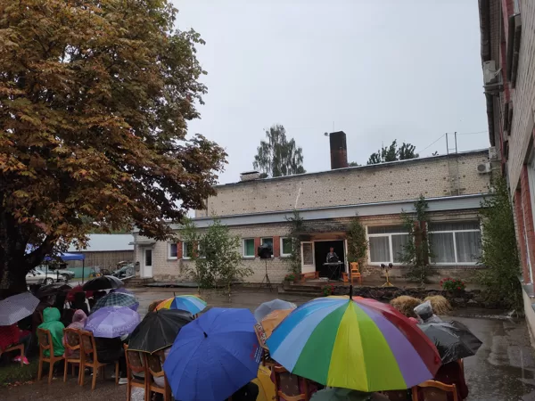 Uzvedums "Durnā Trīne"